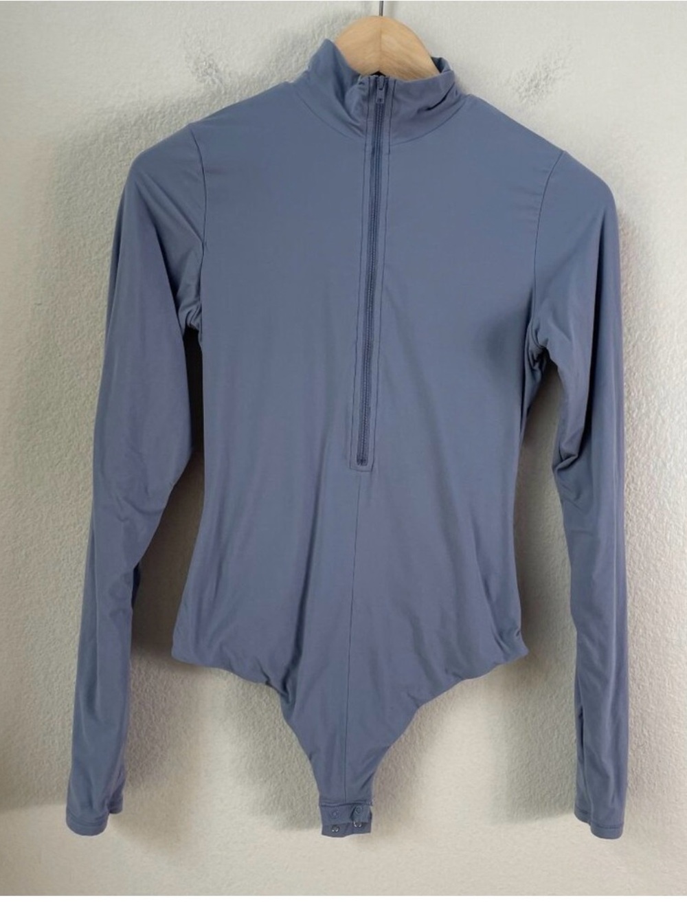 Skims Womens Medium FitsEverybody  Bodysuit in Slate Long Sleeve Top Stretch xxs